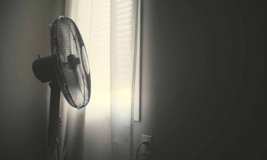 ways to cool down a room